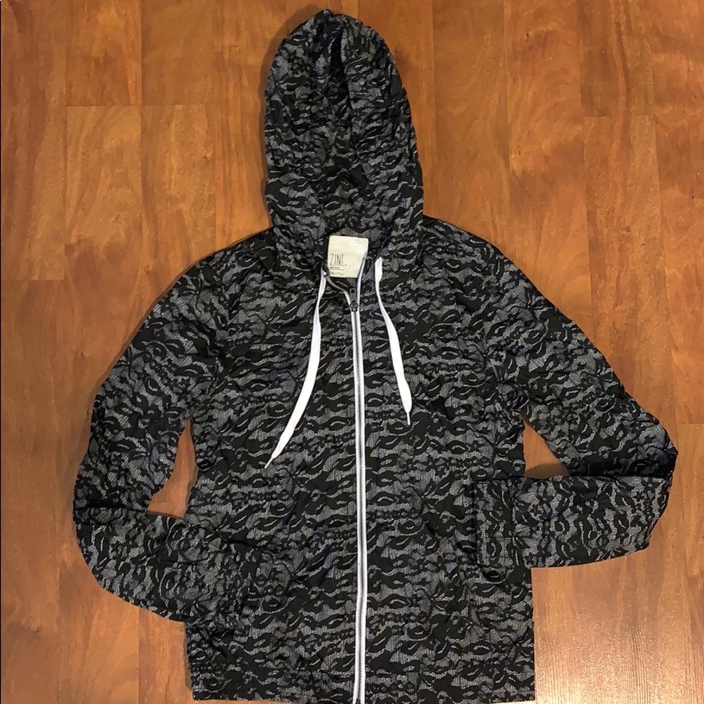 🆕 Zumiez all over lace print jacket